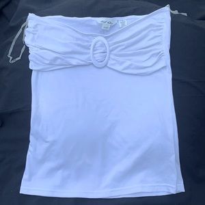L Women’s White Tube Top 🤍🎈!